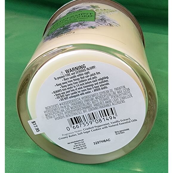 Peppermint Sugar Cookie Scented Candle White Barn / Bath & Body Works - Picture 3 of 6